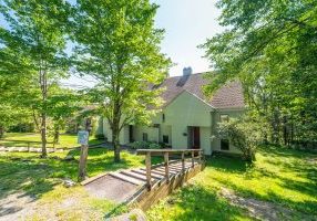 Gray &amp; Goose Realty LLC - Eis - First Lane